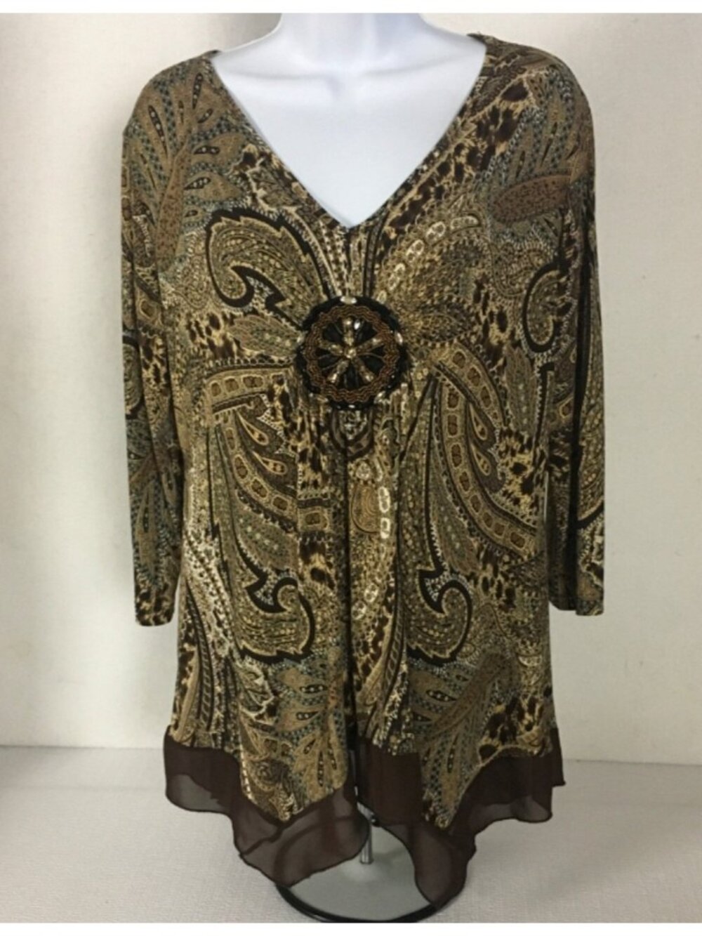 Roz n Ali Top Women Size PXL Brown Tan Black Paisley Beaded Medallion at V neck